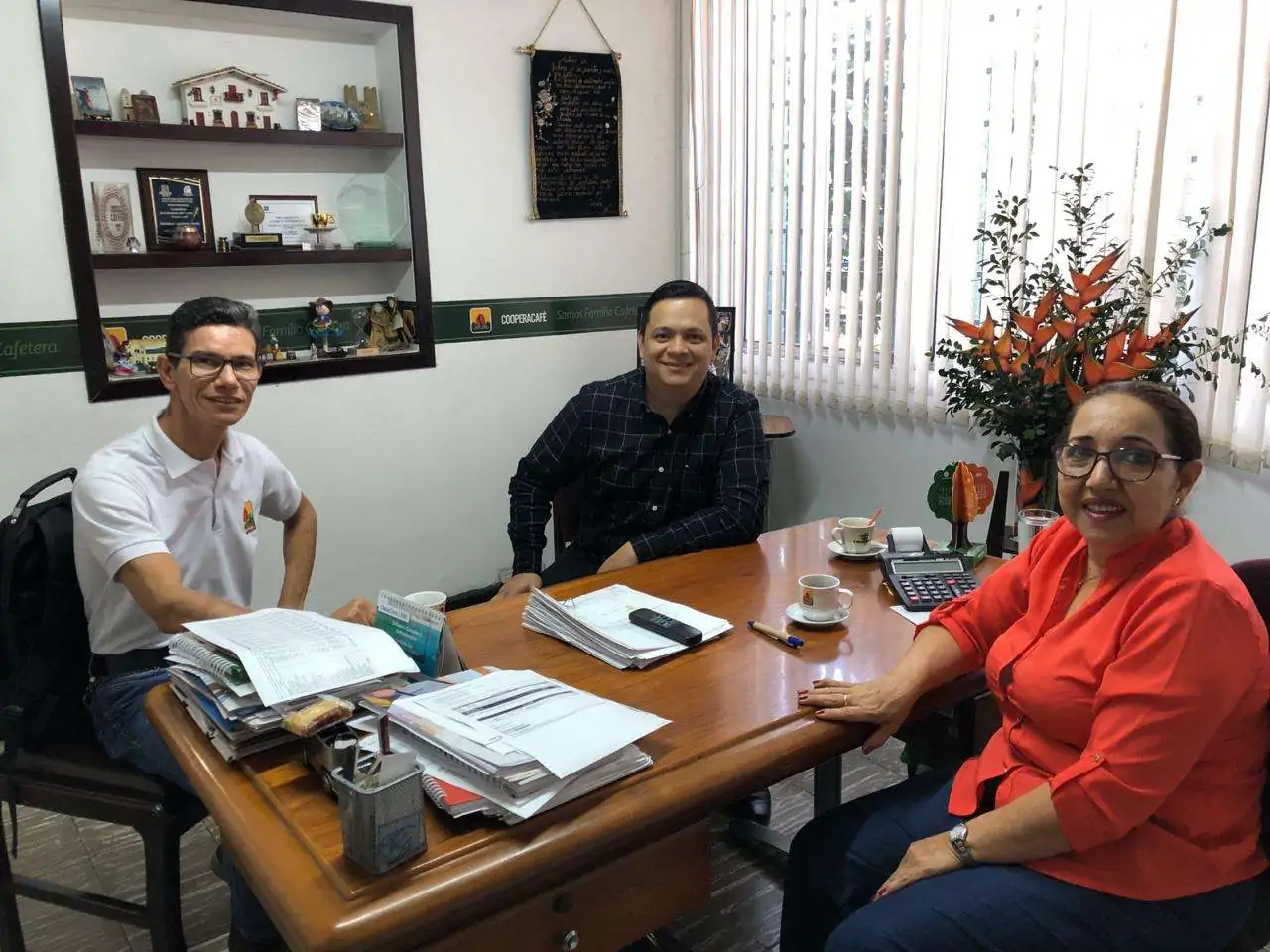 Lee más sobre el artículo EMPRESARIO OCAÑERO RECIBE VISITA DE FABRICAS DE PRODUCTIVIDAD