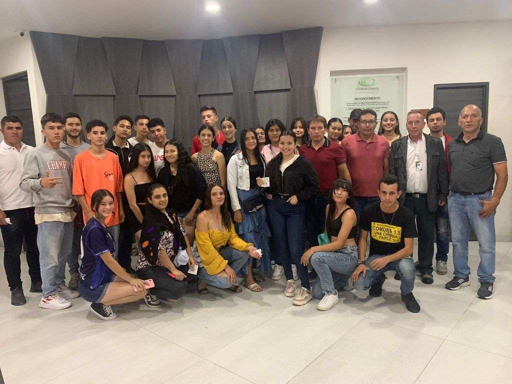 JOVENES EN CINE LEONELDA